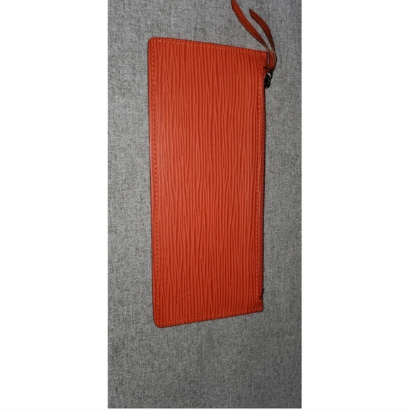 Authentic Louis Vuitton Sarah Wallet - Picture 5 of 8